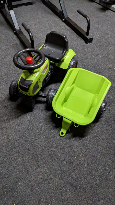baby claas sit and ride tractor